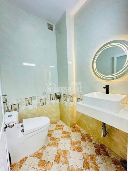 BÁN NHÀ 1 TRỆT 2 LẦU – 4 PHÒNG NGỦ – NHÀ BÈ