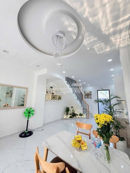 NHÀ MỚI TINH 3 TẦNG – BƯNG ÔNG THOÀN, P. PHÚ HỮU (Q9)