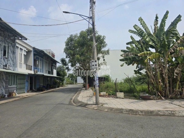 CHÍNH CHỦ CẦN BÁN LÔ ĐẤT 2 MẶT TIỀN ĐƯỜNG CÓ VỊ TRÍ ĐẸP TẠI XÃ ĐỨC LẬP HẠ - HUYỆN ĐỨC HÒA - LONG