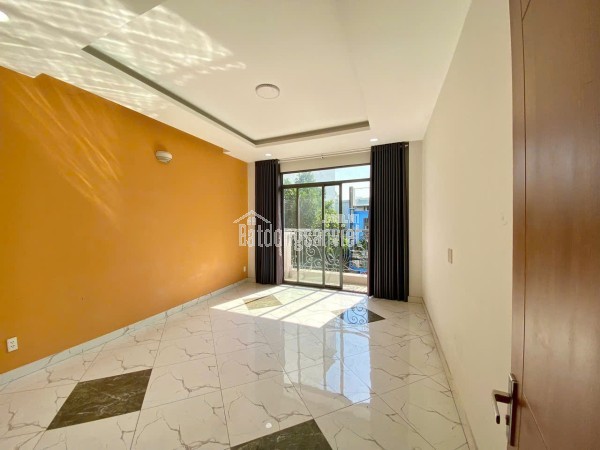 Nhà 4 tầng, 69m2, HXH 5m, giá 5.5 tỷ - Gần Quốc lộ 1 A, KCN Tân Tạo, Aeon Mall Bình Tân