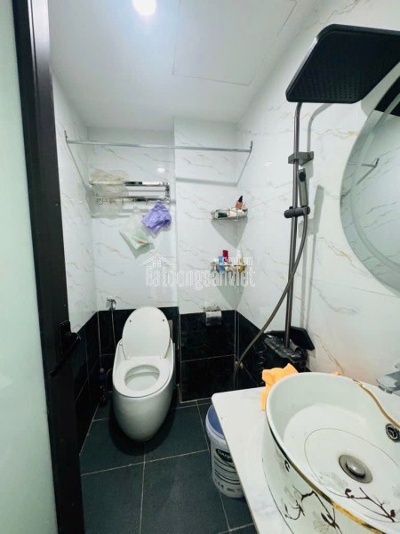 🔥 Anh trai em mua để ở nên  sửa lại rất tâm huyết 

- nhưng nay mua được nhà mặt đất nên muốn