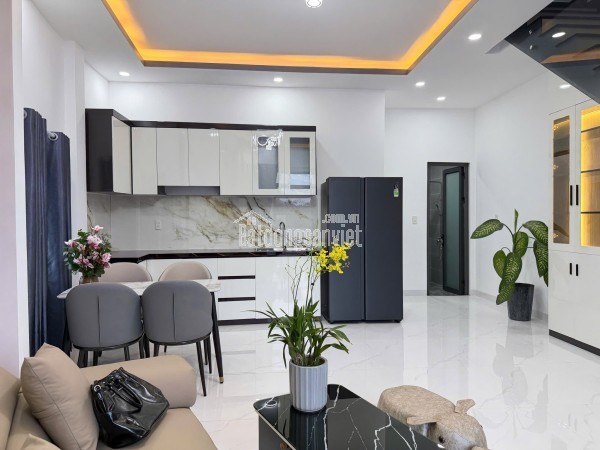 BÁN NHÀ MỚI TTTP 3 TẦNG HẺM CAO ĐÀI P. TÂY NHA TRANG