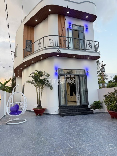 BÁN NHÀ MỚI TTTP 3 TẦNG HẺM CAO ĐÀI P. TÂY NHA TRANG