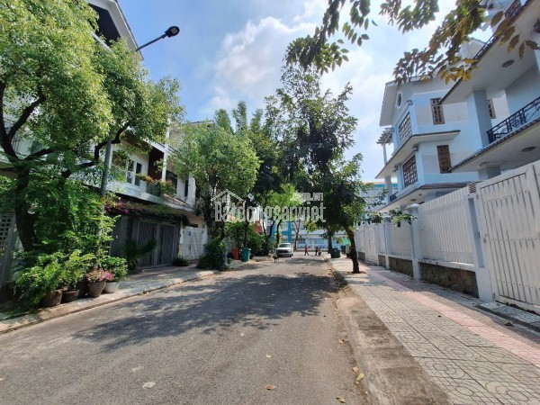 NHÀ HẺM XE HƠI HUỲNH TẤN PHÁT, 4X19M, 3 TẦNG, 7.2 TỶ, CẠNH PHÚ MỸ HƯNG