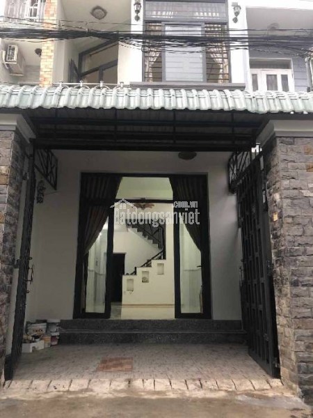 Nhà 2 tầng còn mới, hxh đỗ cửa cách mặt tiền 30m Quận 9