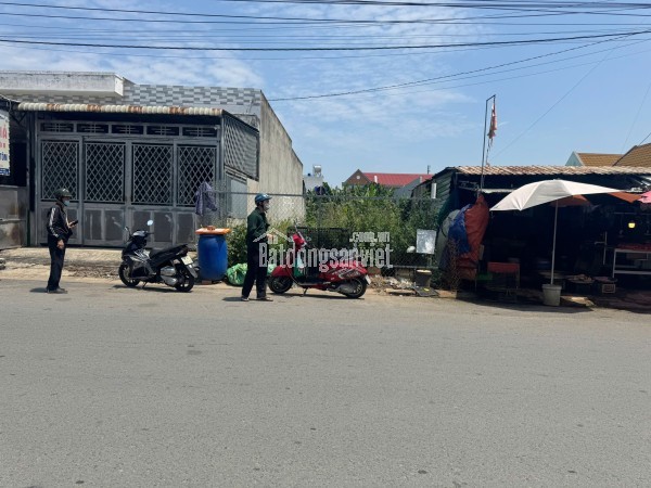 Bán nhà mặt phố Đức Hòa, Long An: 125m2, 5.6 tỷ, sổ hồng, vị trí vàng đường 20, tiềm năng tăng