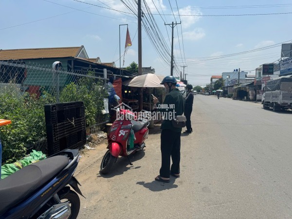 Bán nhà mặt phố Đức Hòa, Long An: 125m2, 5.6 tỷ, sổ hồng, vị trí vàng đường 20, tiềm năng tăng