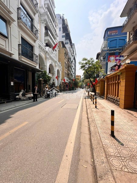 HOÀNG HOA THÁM 56M2  7TẦNG THANG MÁY MẶT NGÕ THÔNG KINH DOANH FULL NỘI THẤT LÔ GÓC 2 THOÁNG