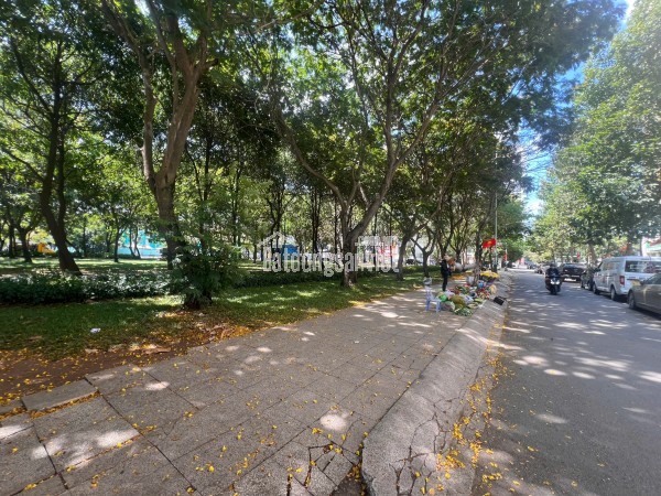 Bán đất kdc sổ hồng ,xuất hiện sẵn nhà kho tại quận 9, 104m2 , ngang 6.3m