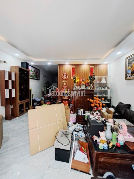 TRUNG TÂM THỦ ĐỨC VÀO Ở NGAY - PHƯỜNG LINH CHIỂU - HẺM 7 CHỖ VÀO NHÀ -  4.01m x 15.4m - 4 TẦNG -