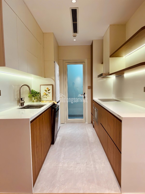 Bán nhà Phân lô Trần Cung 47m2 x 5,5T giá 12.9ty 0382276666