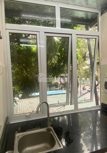 Chính chủ cho thuê căn hộ đẹp, vị trí hiếm ngay trung tâm quận Hoàn Kiếm.