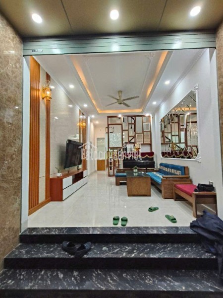 PHÂN LÔ QUAN CHỨC - SH QUAY ĐẦU - MẶT TIỀN KHỦNG - HAI THOÁNG TRƯỚC SAU