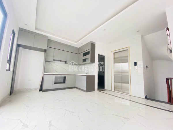 SIÊU PHẨM - TRUNG TÂM ĐỐNG ĐA - 6 TẦNG THANG MÁY XÂY MÓI, HAI THOÁNG, GẢN Ô TÔ VÀI BƯỚC CHÂN RA