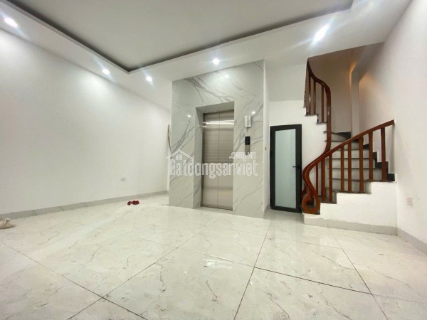 SIÊU PHẨM - TRUNG TÂM ĐỐNG ĐA - 6 TẦNG THANG MÁY XÂY MÓI, HAI THOÁNG, GẢN Ô TÔ VÀI BƯỚC CHÂN RA