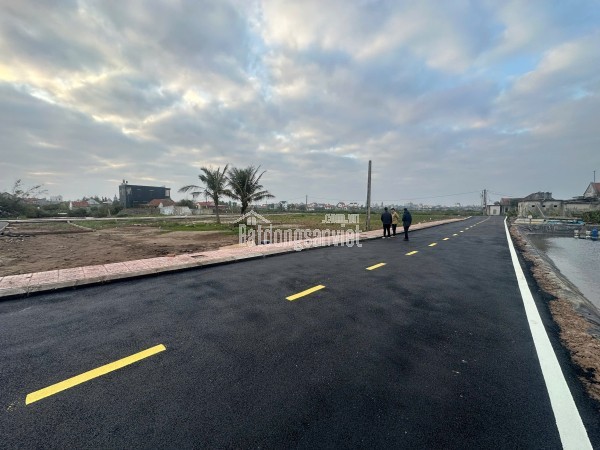 BÁN NHANH LÔ GÓC, 105m, mặt tiền 5.6m, hơn 1.5 tỷ, đặc khu kinh tế Ninh Cơ, Ninh Bình, sát biển