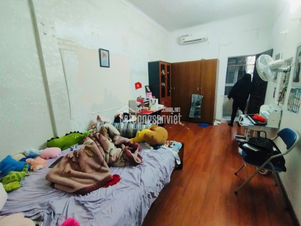 Bán nhà trong ngõ Tôn Đức Thắng 22/26m2 5 tầng Hơn 6 Tỷ Lô góc Đẹp toàn diện Tiện ích đa dạng