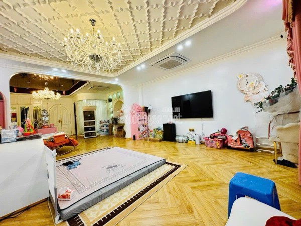 Bán nhà 5 tầng Phố Trường Lâm, Long Biên, ngõ thông ô tô tránh