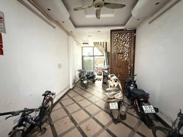 NHÀ CỰC HIẾM PHƯỜNG KHƯƠNG TRUNG, QUẬN THANH XUÂN, HÀ NỘI – Ô TÔ VÀO NHÀ