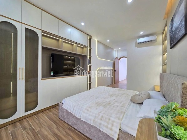 Siêu phẩm lô góc Nguyễn Văn Cừ 60m,8tầng,MT khủng 11M,ngõ thông,gara ô tô,KD đỉnh.Hơn 25 tỷ