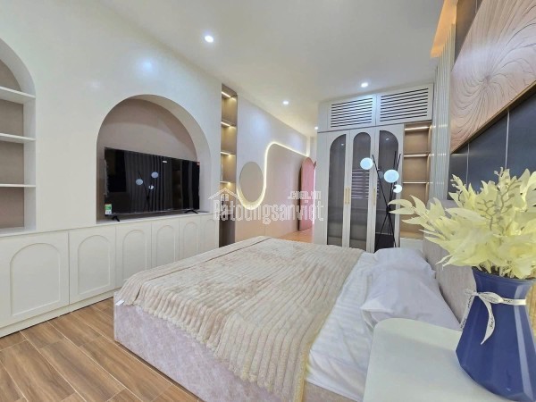 Siêu phẩm lô góc Nguyễn Văn Cừ 60m,8tầng,MT khủng 11M,ngõ thông,gara ô tô,KD đỉnh.Hơn 25 tỷ