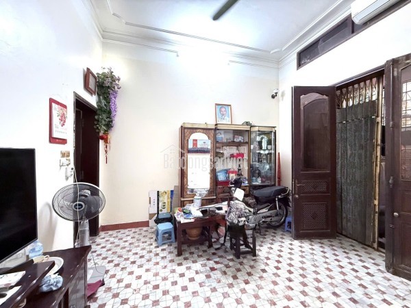 BÁN NHÀ HÀNG SIÊU ĐẸP 10M RA MẶT PHỐ - OTO ĐỖ CỬA - NHÀ DÂN XÂY KIÊN CỐ - NGÕ THÔNG TỨ TUNG - SỔ