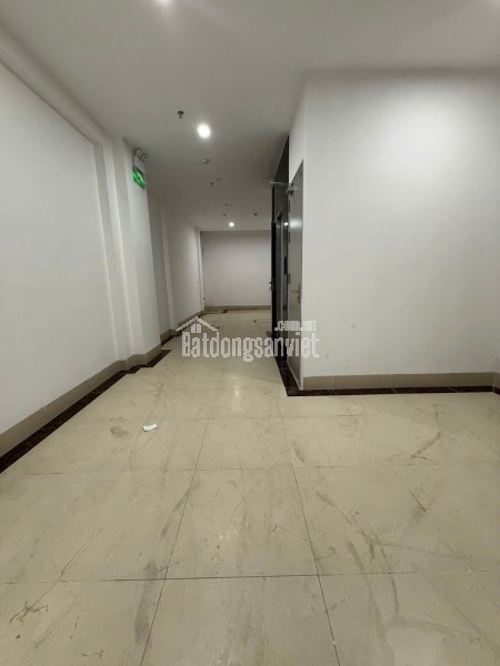 Bán nhà lô góc 2 mặt tiền, gần phố Hào Nam, Đống Đa, 30m2 5 tầng, 4,5m hơn 10 tỷ, oto đỗ cửa, đa