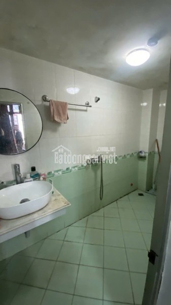 Bán nhà lô góc 2 mặt tiền, gần phố Hào Nam, Đống Đa, 30m2 5 tầng, 4,5m hơn 10 tỷ, oto đỗ cửa, đa