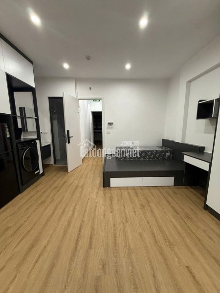 Bán nhà lô góc 2 mặt tiền, gần phố Hào Nam, Đống Đa, 30m2 5 tầng, 4,5m hơn 10 tỷ, oto đỗ cửa, đa