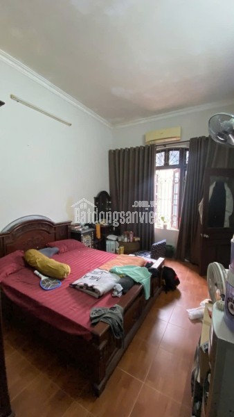 Bán nhà lô góc 2 mặt tiền, gần phố Hào Nam, Đống Đa, 30m2 5 tầng, 4,5m hơn 10 tỷ, oto đỗ cửa, đa