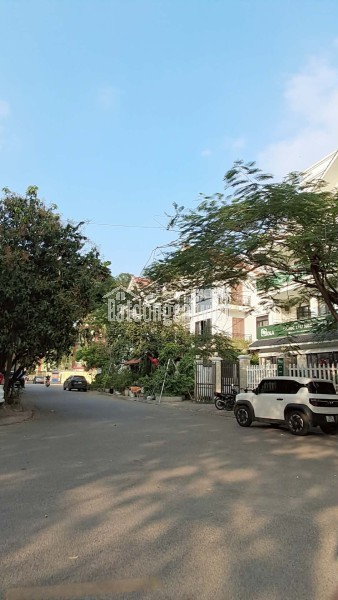 BÁN BIỆT THỰ VINHOMES RIVERSIDE 176M2 - ĐẲNG CẤP GIỚI TINH HOA - QUỸ CĂN KHAN HIẾM 0372311369