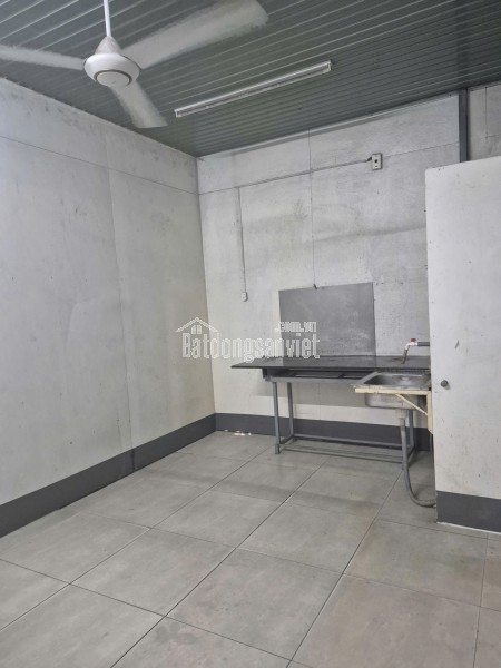 Chính chủ bán nhà mặt tiền đường CMT8, TP Thủ Dầu Một, khu sầm uất, tiện kinh doanh