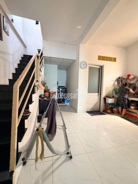 Bán nhà đường số 9, Hiệp Bình Chánh, Thủ Đức, TP HCM. DT 90m2, 3 tầng. Giá 9.25 tỷ.