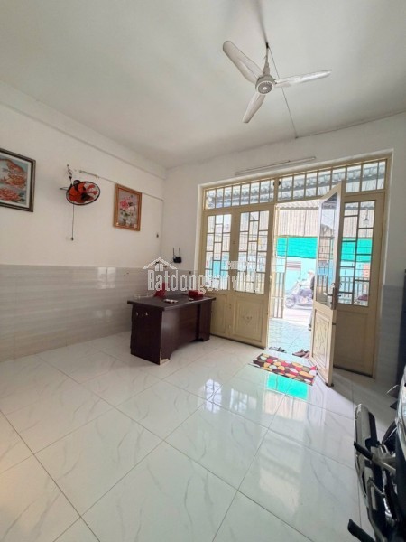 Bán nhà đường số 9, Hiệp Bình Chánh, Thủ Đức, TP HCM. DT 90m2, 3 tầng. Giá 9.25 tỷ.