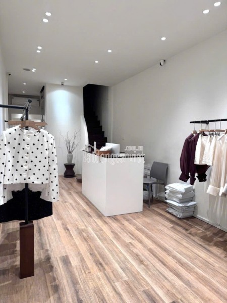 CHO THUÊ NHÀ MẶT PHỐ HUẾ – VỊ TRÍ KINH DOANH ĐẮC ĐỊA NGAY ĐỐI DIỆN CHỢ HÔM