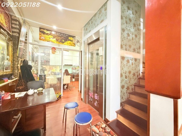 Nhà đẹp Quan Nhân (TX), 62m2, 4 tầng (thang máy), MT 4.7m, gara Ô tô. Giá: 14.x tỷ