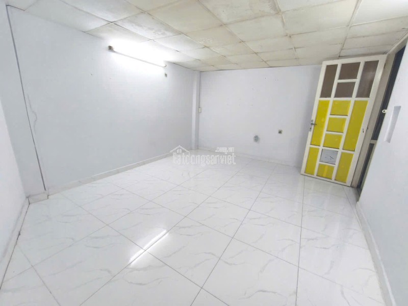 Bán nhà 1 trệt 1 lầu hẻm 322/ Trần Hưng Đạo P. Ng Cư Trinh Q1