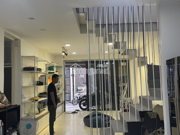 Bán nhà đường số 9, Phường Linh Trung, Thủ Đức, TP HCM. DT 105m2, 4 tầng, 8PN. Giá 9.5 tỷ, SHR