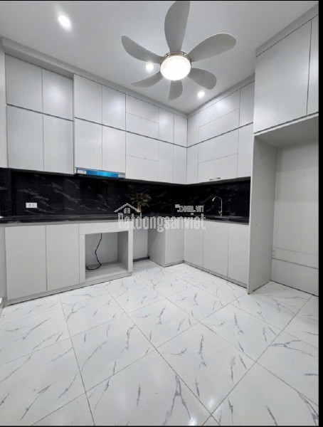 NHÀ ĐẸP PHỐ TÔN ĐỨC THẮNG-TRUNG TÂM ĐỐNG ĐA-CÁCH PHỐ 30M-NGÕ THÔNG -TẶNG NỘI THẤT XỊN