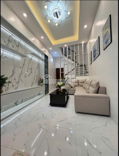 NHÀ ĐẸP PHỐ TÔN ĐỨC THẮNG-TRUNG TÂM ĐỐNG ĐA-CÁCH PHỐ 30M-NGÕ THÔNG -TẶNG NỘI THẤT XỊN