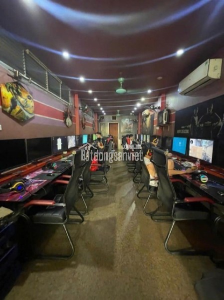 Hơn 20 tỷ - Mặt phố Văn Cao, Ba Đình- Lô góc, 53m2 3 tầng mặt tiền 4m