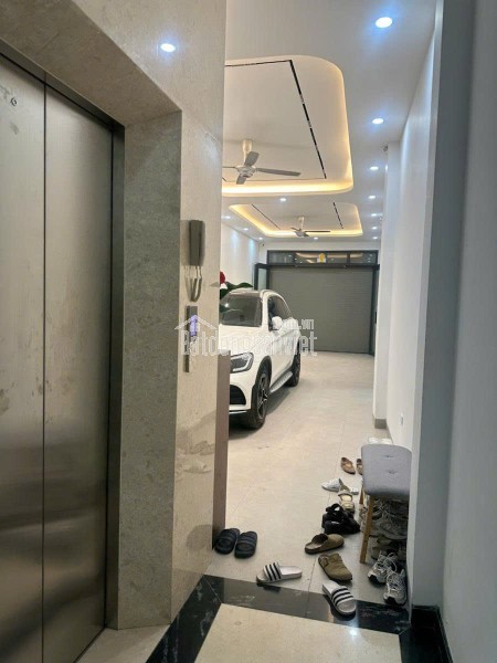 Phố Đội Cấn, Ba Đình - 82m2 mới x 6T thang máy, MT 6m giá 22.5 tỷ