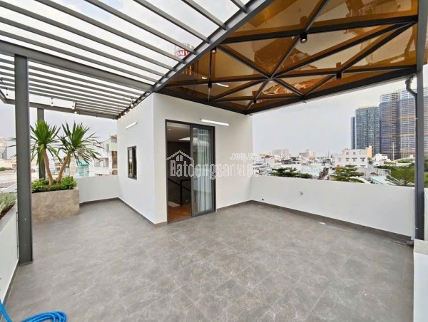 NHÀ QUẬN 7 - NGANG 8M - SÂN THƯỢNG VIEW TRIỆU ĐÔ