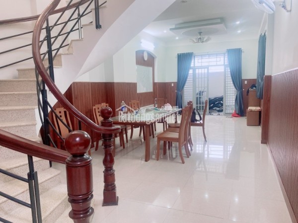 Bán nhà đường số 47,  Hiệp Bình Chánh, Thủ Đức, TP HCM. DT  210m2, 4 tầng,  6PN. Giá 16.9 tỷ.