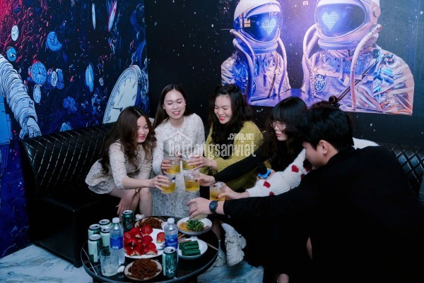 SANG NHƯỢNG GẤP QUÁN HÁT KẾT HỢP XEM PHIM – KHU VỰC MỸ ĐÌNH, NAM TỪ LIÊM HÀ NỘI