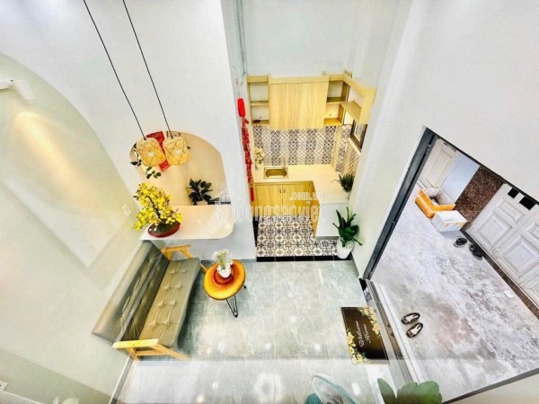 🔥NHỈNH 2TỶ CÓ NHÀ SG - 3 TẦNG XINH LUNG LINH - GẦN NHÀ GA T3 - 10P QUA SÂN BAY - 5P TỚI EMART 2