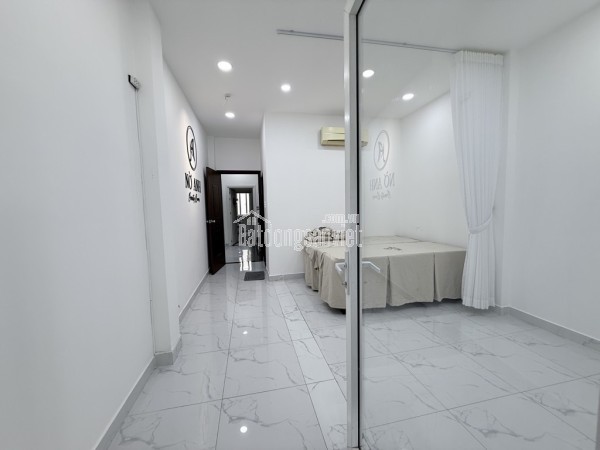 🔥NHỈNH 2TỶ CÓ NHÀ SG - 3 TẦNG XINH LUNG LINH - GẦN NHÀ GA T3 - 10P QUA SÂN BAY - 5P TỚI EMART 2