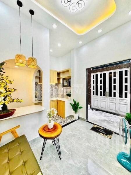 🔥NHỈNH 2TỶ CÓ NHÀ SG - 3 TẦNG XINH LUNG LINH - GẦN NHÀ GA T3 - 10P QUA SÂN BAY - 5P TỚI EMART 2