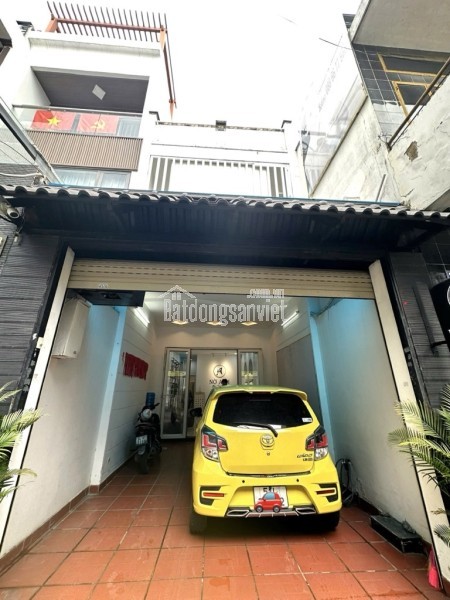 🔥NHỈNH 2TỶ CÓ NHÀ SG - 3 TẦNG XINH LUNG LINH - GẦN NHÀ GA T3 - 10P QUA SÂN BAY - 5P TỚI EMART 2