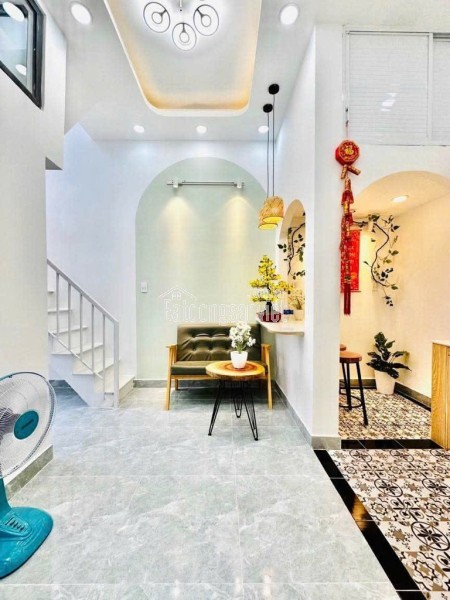 🔥NHỈNH 2TỶ CÓ NHÀ SG - 3 TẦNG XINH LUNG LINH - GẦN NHÀ GA T3 - 10P QUA SÂN BAY - 5P TỚI EMART 2